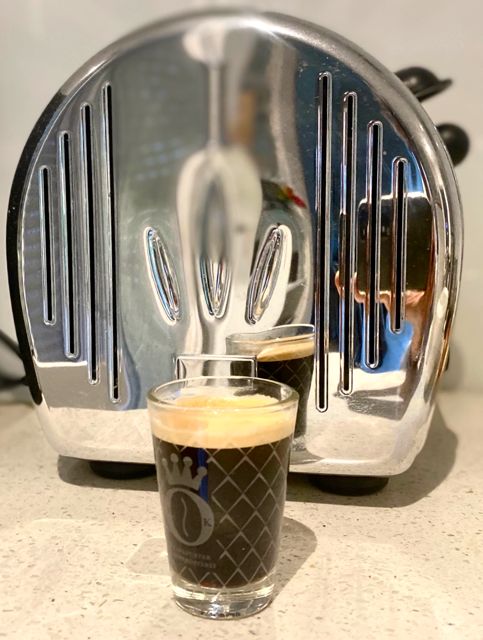 Geripptes Espresso Glas Mini hier erhältlich – Der Bembel Shop