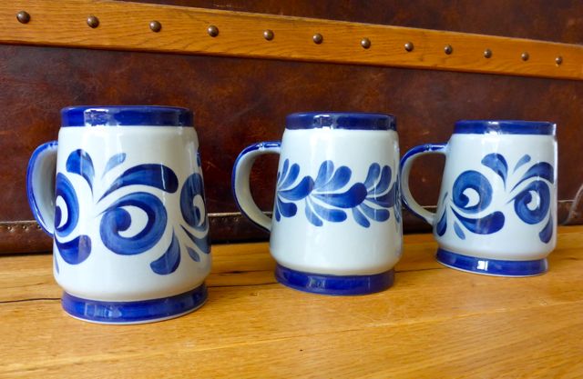 Oktoberfest Bierhumpen handbemalt - grau blau 0,5l