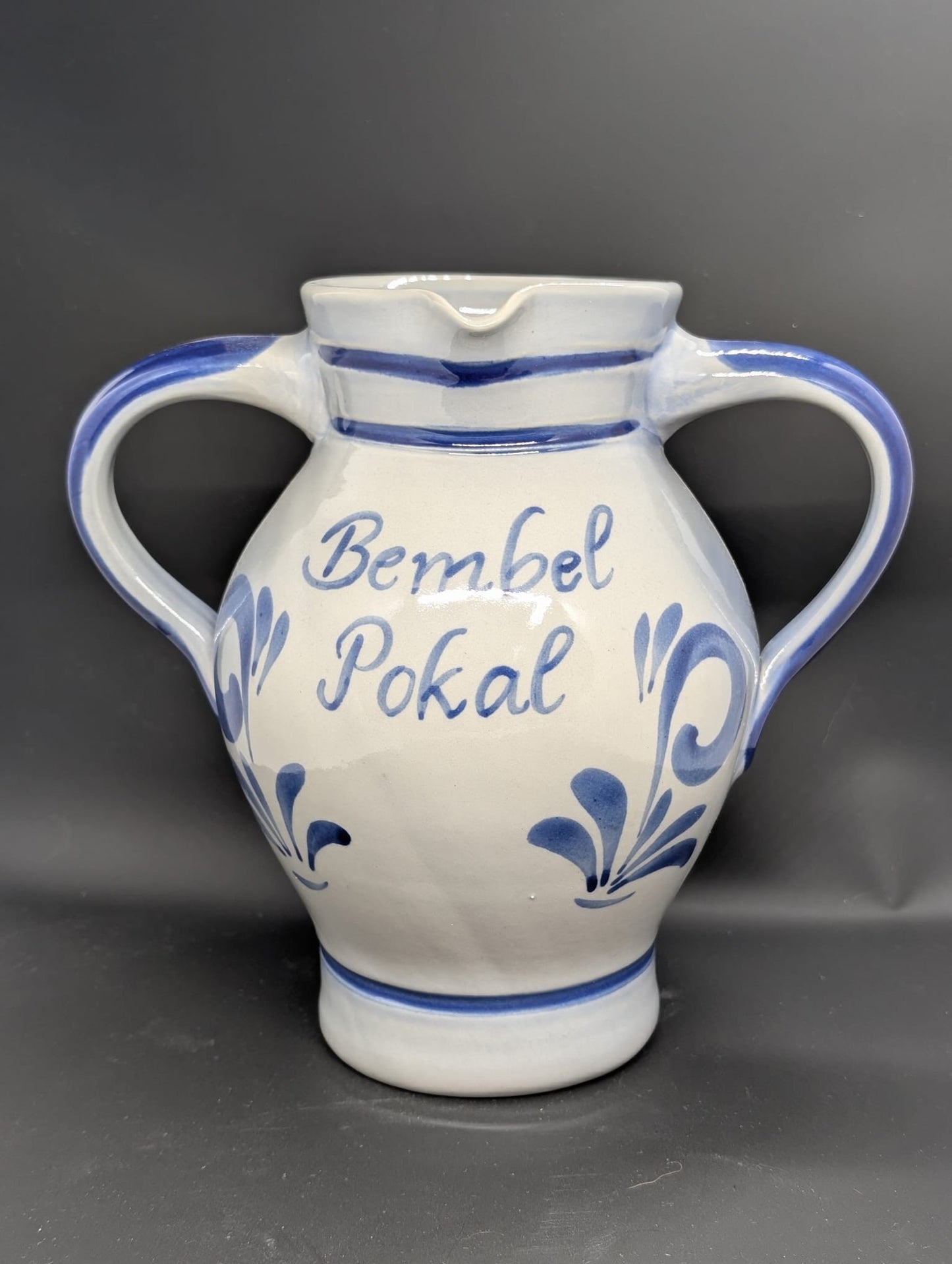 Bembel Pokal – Apfelwein Krug im Trophäenstil