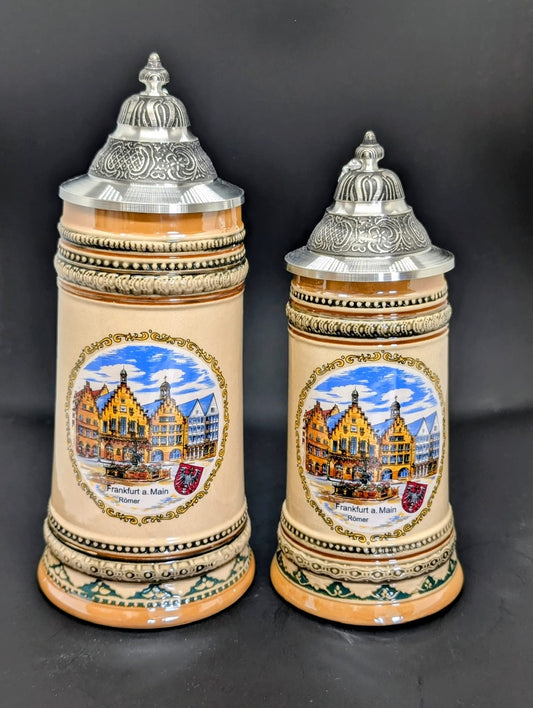 Traditionelle Deutsche Bierkrüge mit Zinndeckel