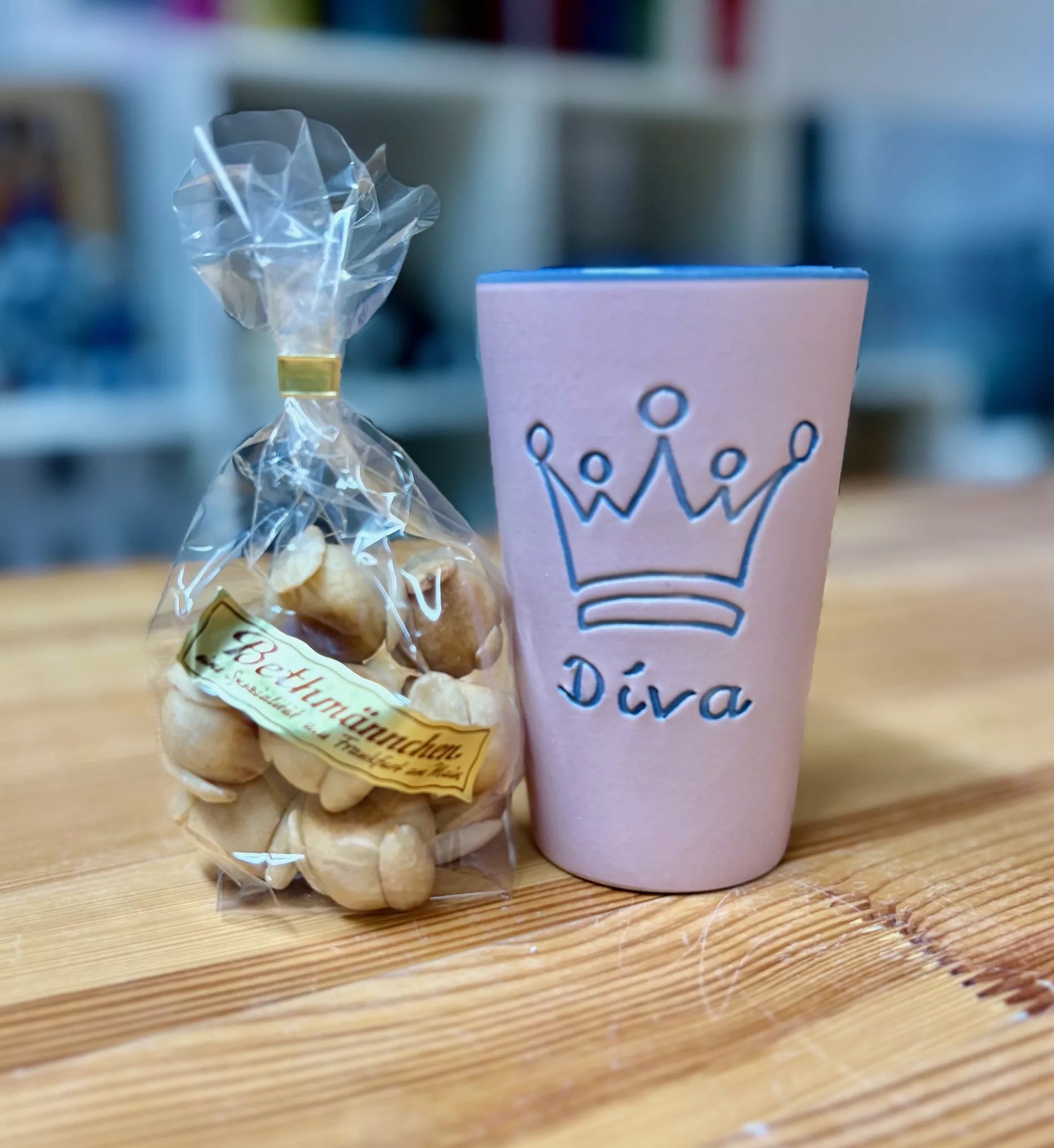 Diva Becher mit original Frankfurter Bethmännchen von Bembeltown #Bethmännchen #Bethmaennchen