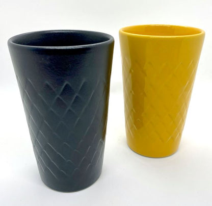 Schwarze und Gelbe Gerippte