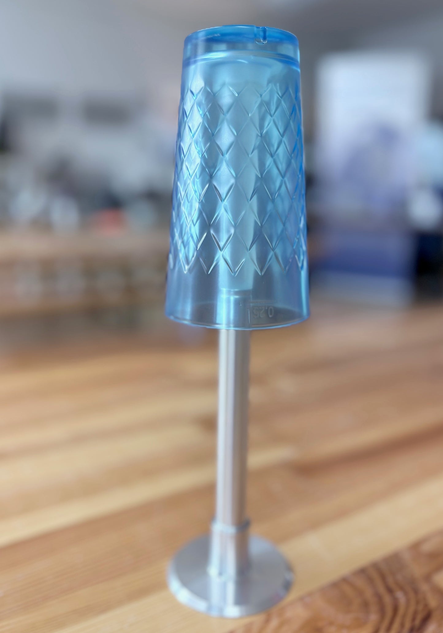 Frankfurter Lampe mit Neon Gerippten