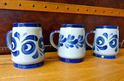 Oktoberfest Bierhumpen handbemalt - grau blau 0,5l